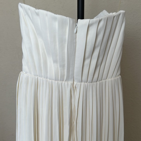 HOUSE OF CB 'Amorata' Ivory Pleated Maxi Dress NWOT size XS - Picture 9 of 17
